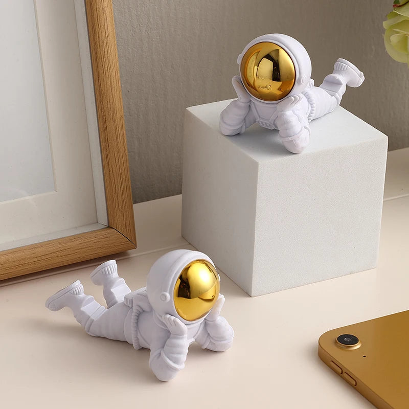 Desktop Astronaut Ornaments, Spaceman Ornament,Desktop Phone Holder,Home Decor,Astronaut Statue,Office Decoration