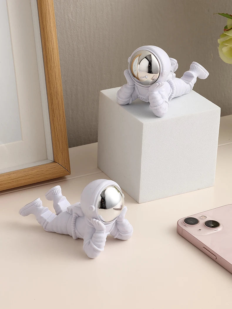 Desktop Astronaut Ornaments, Spaceman Ornament,Desktop Phone Holder,Home Decor,Astronaut Statue,Office Decoration